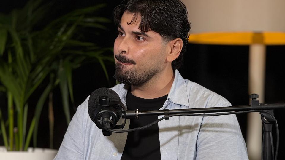 Javier Cabrera Cano en el estudio de Universo Libro