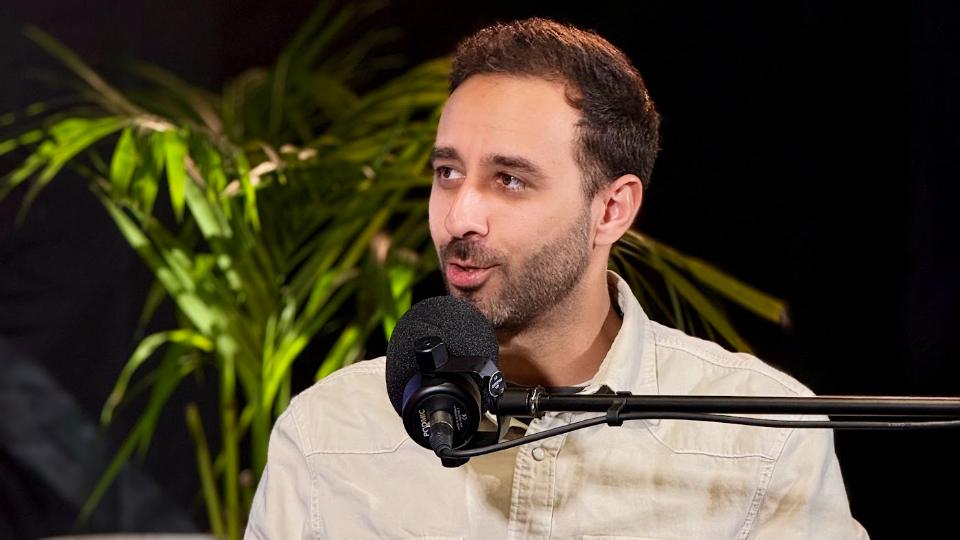 Yauci Fernández en el estudio de Universo Libro