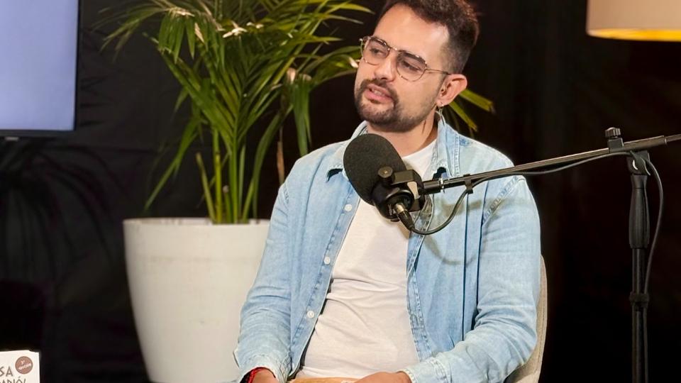 Jesús López Berzosa en el estudio de Universo Libro