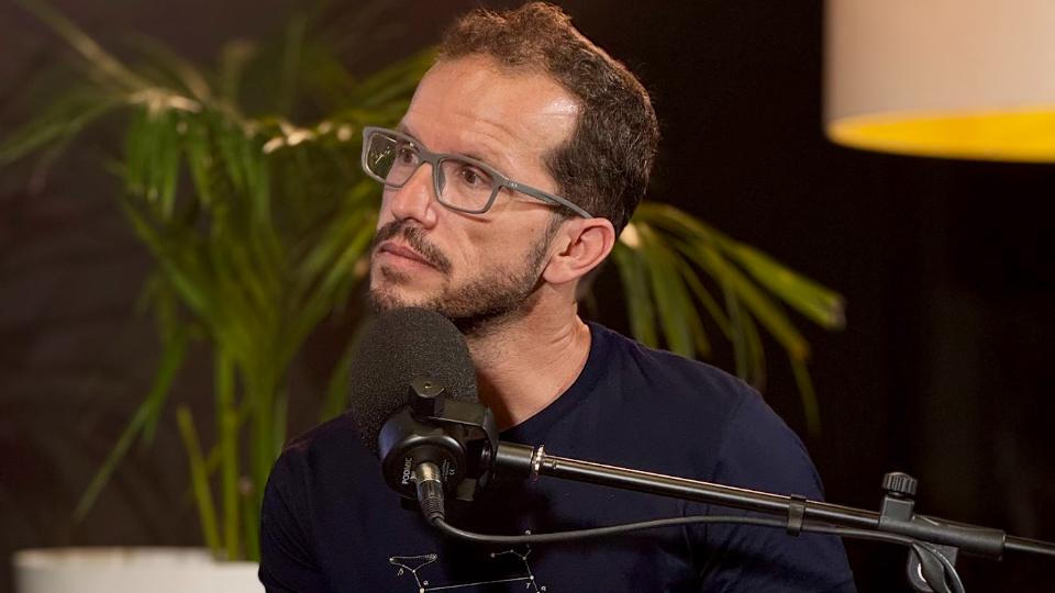 Andrés Fajardo en el estudio de Universo Libro
